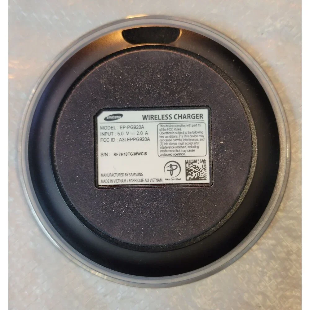 Black Samsung Wireless Charger EP-PG920A - No Cable